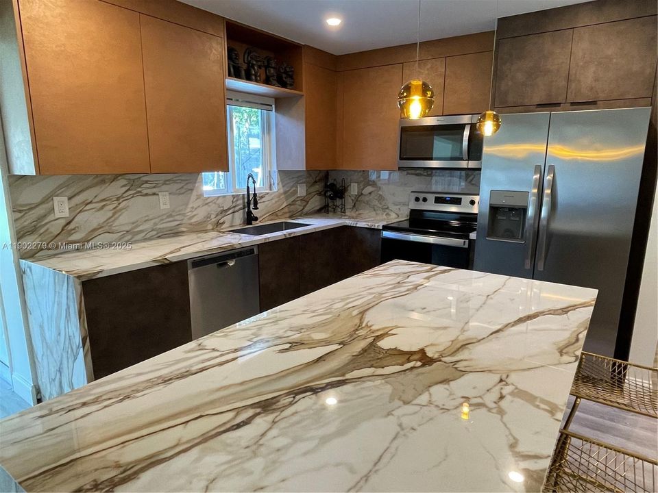 На продажу: $695,000 (3 спален, 2 ванн, 1280 Квадратных фут)