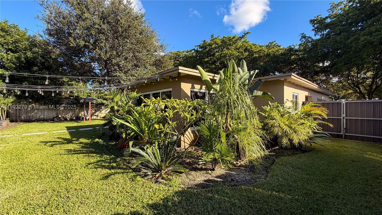 На продажу: $695,000 (3 спален, 2 ванн, 1280 Квадратных фут)