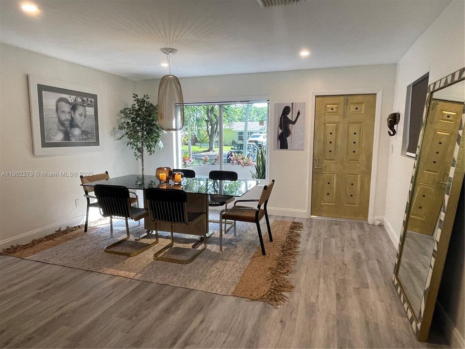 На продажу: $695,000 (3 спален, 2 ванн, 1280 Квадратных фут)