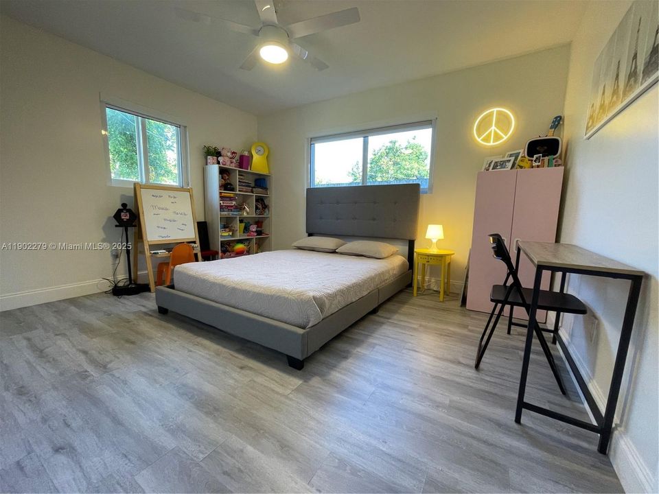 На продажу: $695,000 (3 спален, 2 ванн, 1280 Квадратных фут)