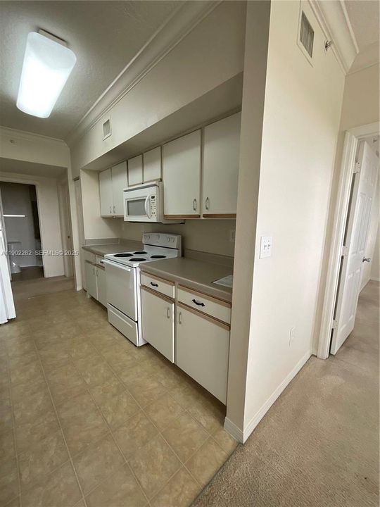 For Rent: $2,300 (2 beds, 2 baths, 1130 Square Feet)