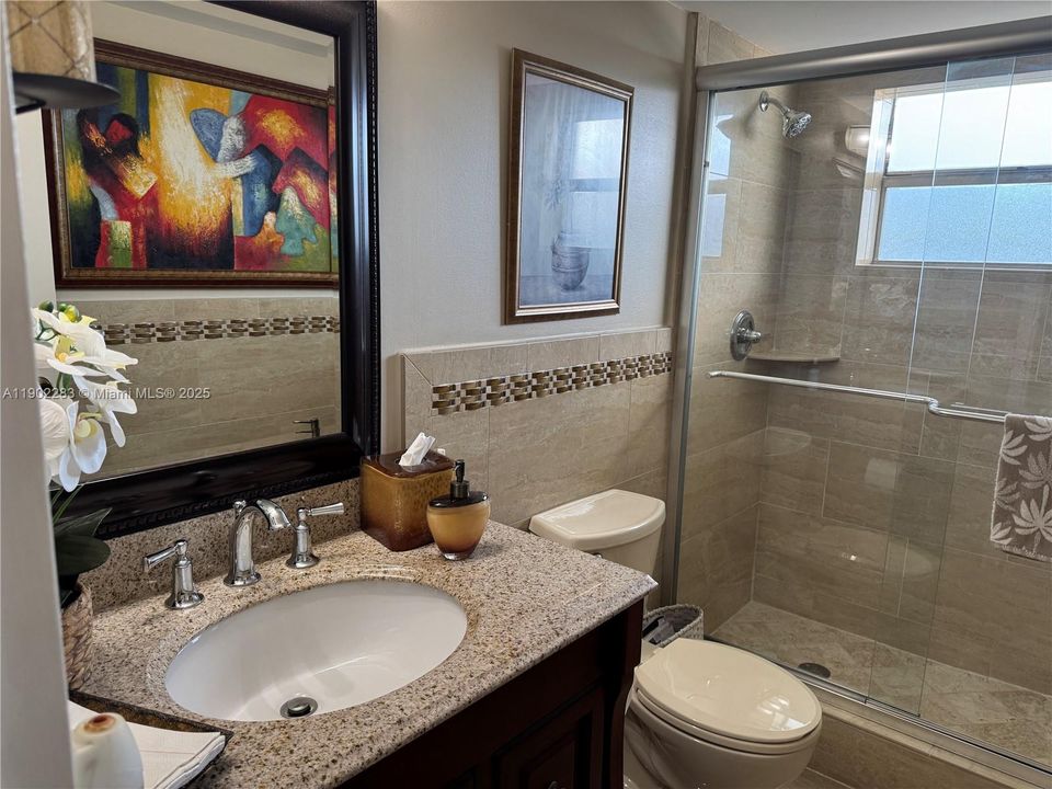 For Sale: $183,000 (2 beds, 2 baths, 1025 Square Feet)