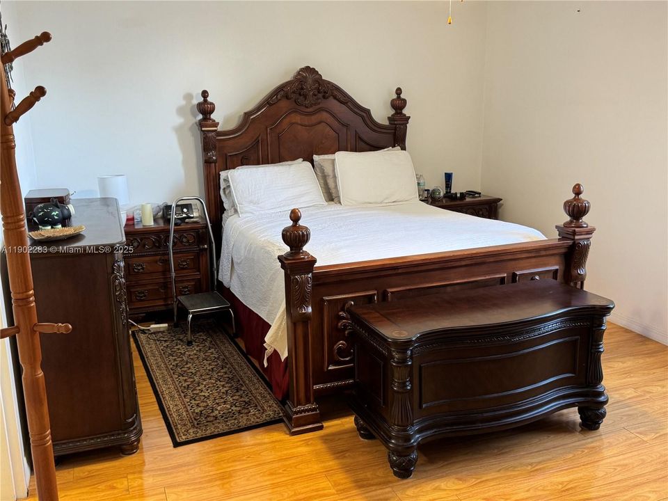 For Sale: $183,000 (2 beds, 2 baths, 1025 Square Feet)