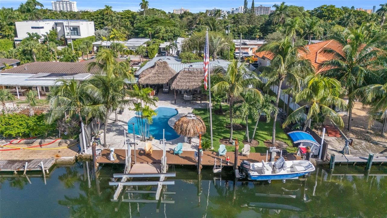 На продажу: $2,350,000 (4 спален, 2 ванн, 2264 Квадратных фут)