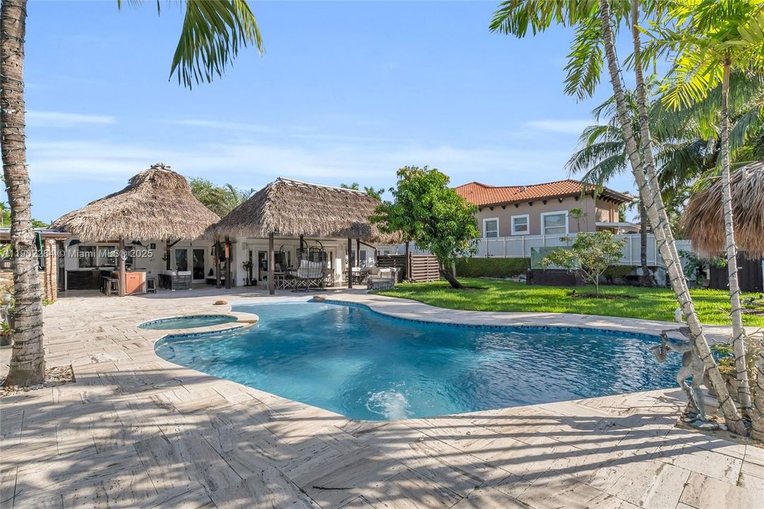 На продажу: $2,350,000 (4 спален, 2 ванн, 2264 Квадратных фут)