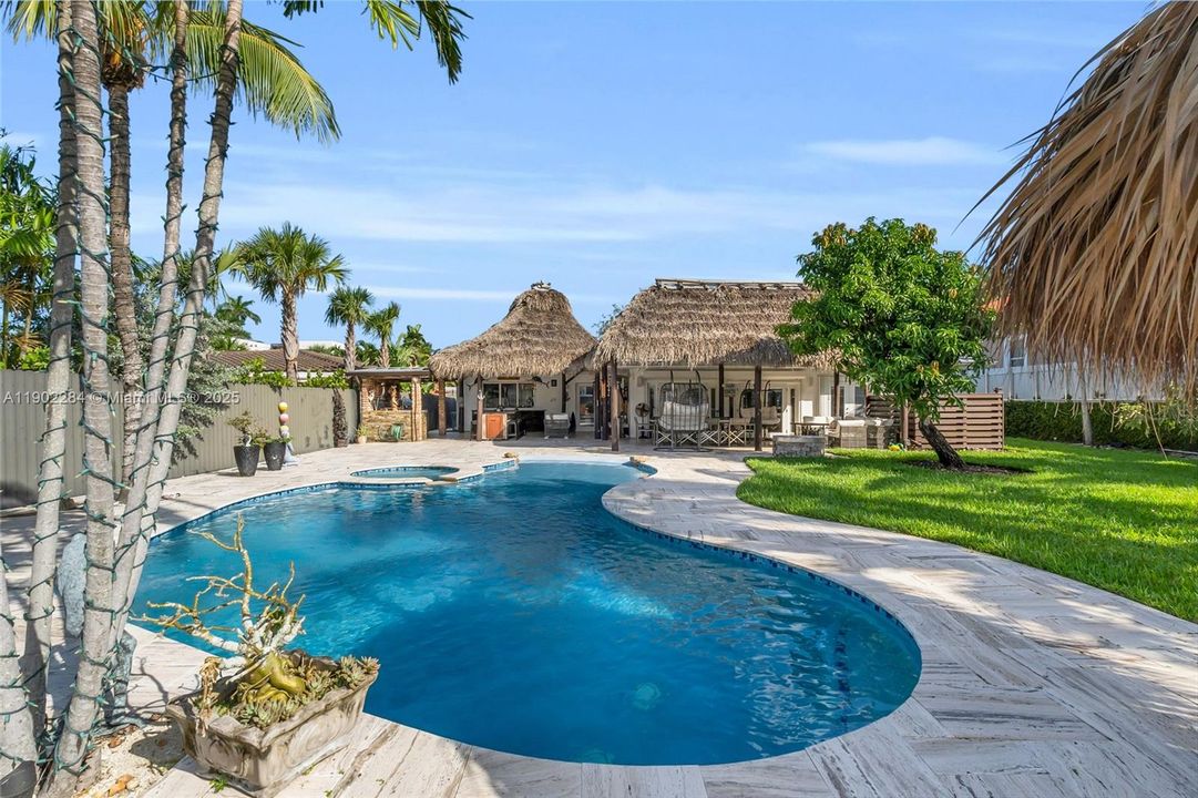 На продажу: $2,350,000 (4 спален, 2 ванн, 2264 Квадратных фут)