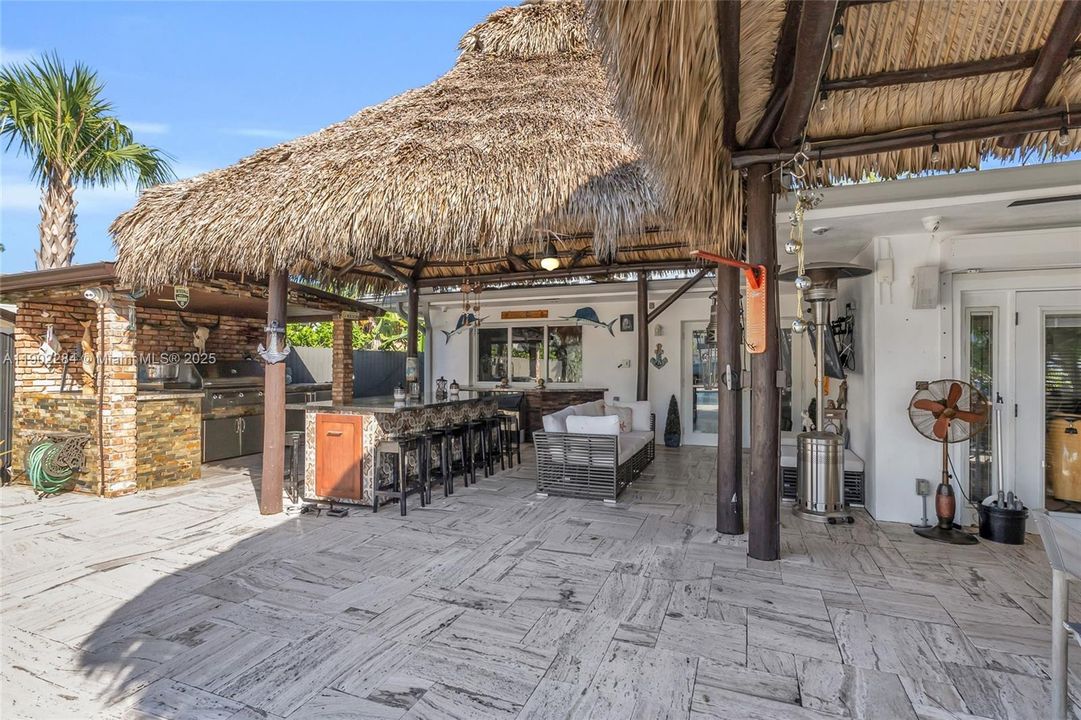 На продажу: $2,350,000 (4 спален, 2 ванн, 2264 Квадратных фут)