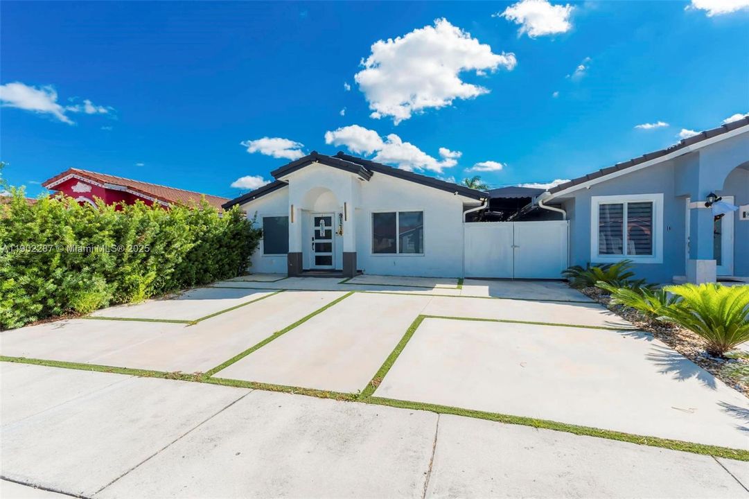 For Sale: $580,000 (3 beds, 2 baths, 1378 Square Feet)