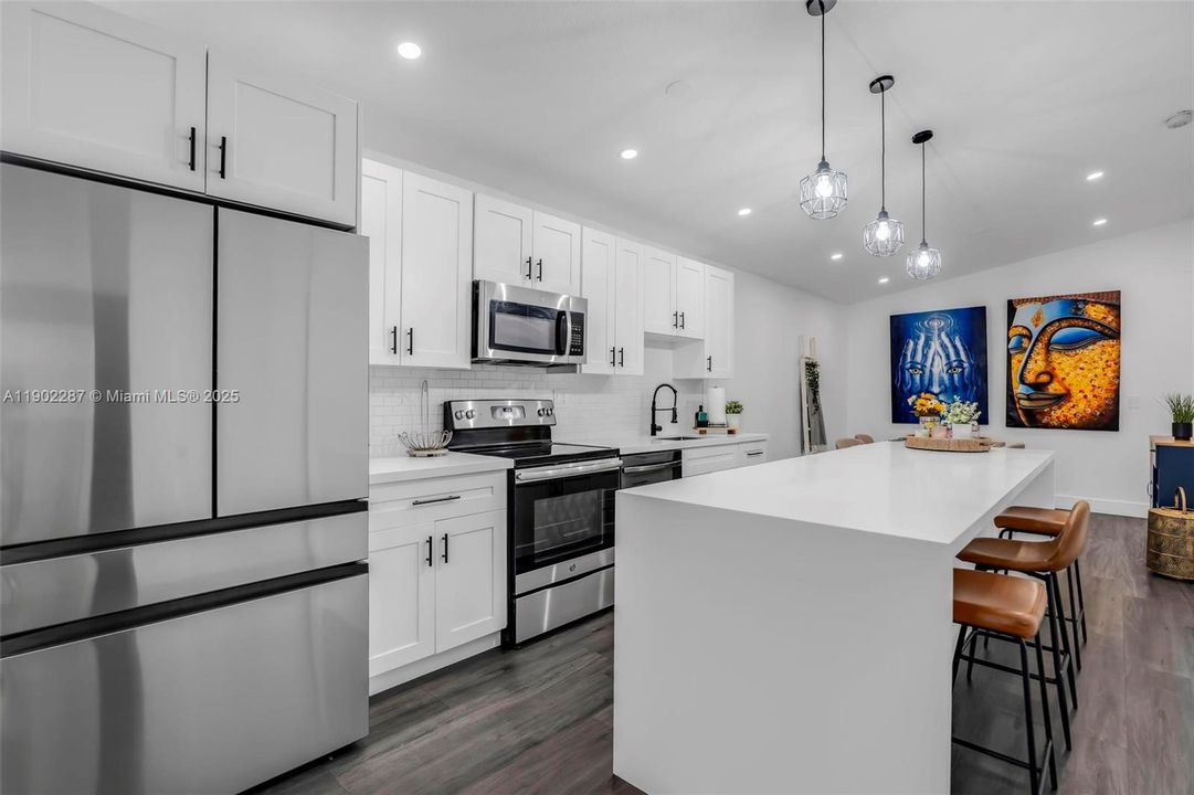 For Sale: $580,000 (3 beds, 2 baths, 1378 Square Feet)