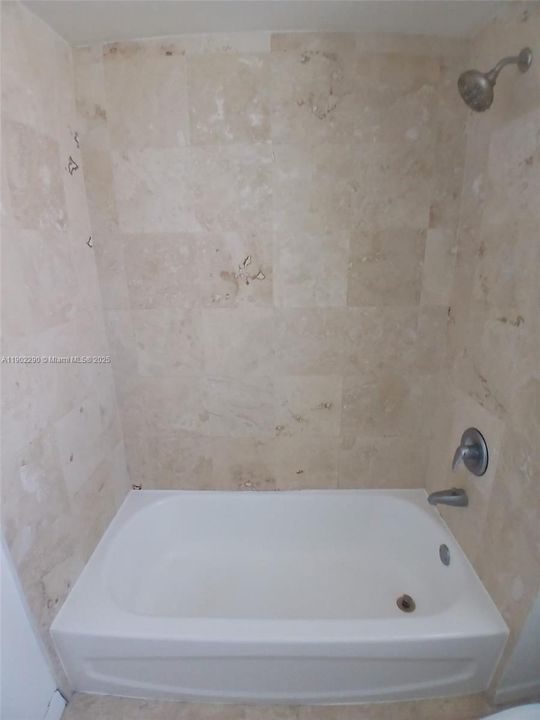 Recently Rented: $2,300 (1 beds, 1 baths, 750 Square Feet)