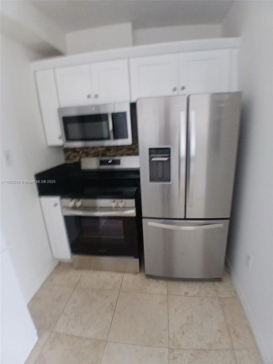 Recently Rented: $2,300 (1 beds, 1 baths, 750 Square Feet)