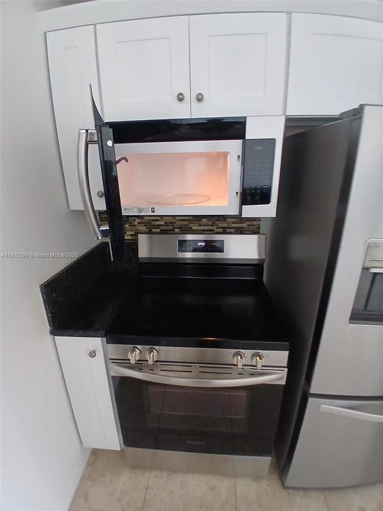 Recently Rented: $2,300 (1 beds, 1 baths, 750 Square Feet)