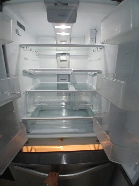 Recently Rented: $2,300 (1 beds, 1 baths, 750 Square Feet)