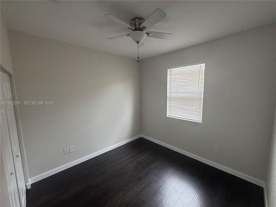 出租: $4,800 (4 贝兹, 3 浴室, 3080 平方英尺)