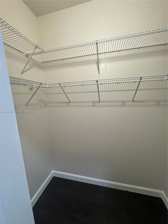 出租: $4,800 (4 贝兹, 3 浴室, 3080 平方英尺)