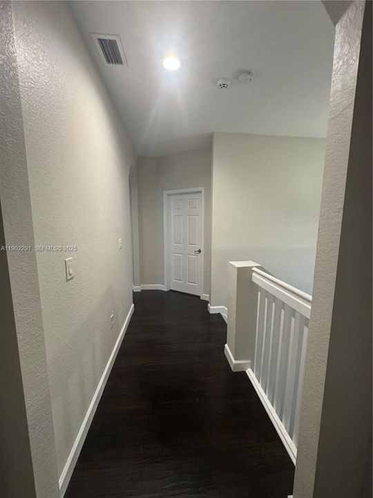 出租: $4,800 (4 贝兹, 3 浴室, 3080 平方英尺)