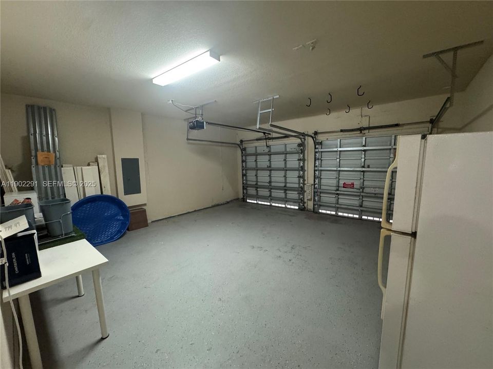 出租: $4,800 (4 贝兹, 3 浴室, 3080 平方英尺)