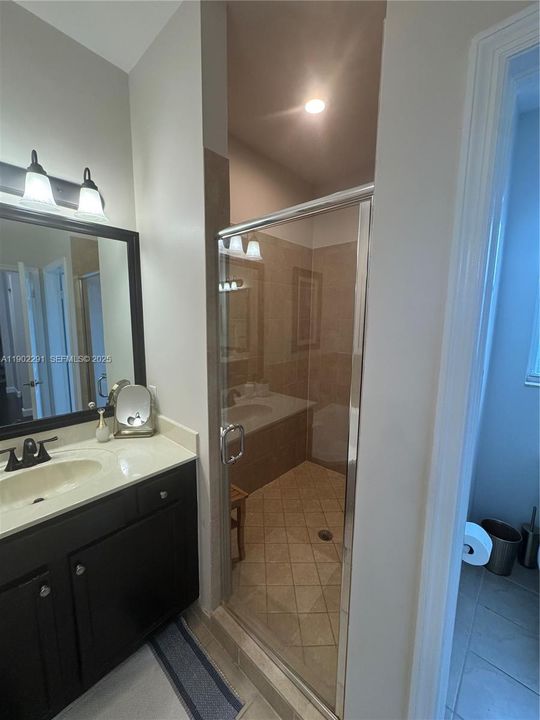 出租: $4,800 (4 贝兹, 3 浴室, 3080 平方英尺)