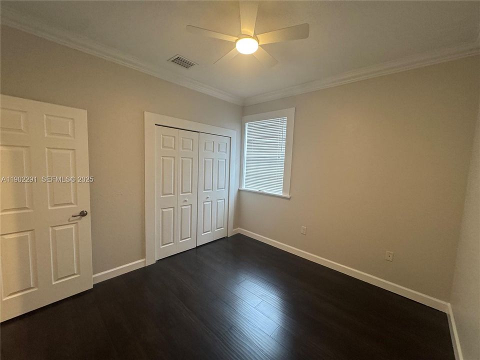 出租: $4,800 (4 贝兹, 3 浴室, 3080 平方英尺)