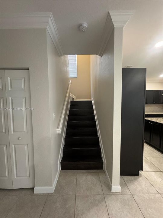 出租: $4,800 (4 贝兹, 3 浴室, 3080 平方英尺)