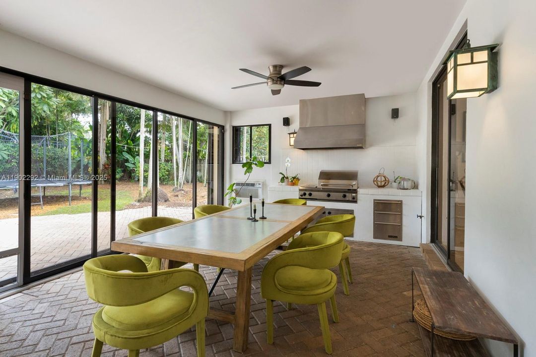 待售: $2,199,999 (4 贝兹, 2 浴室, 3516 平方英尺)