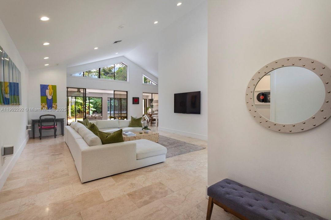 待售: $2,199,999 (4 贝兹, 2 浴室, 3516 平方英尺)