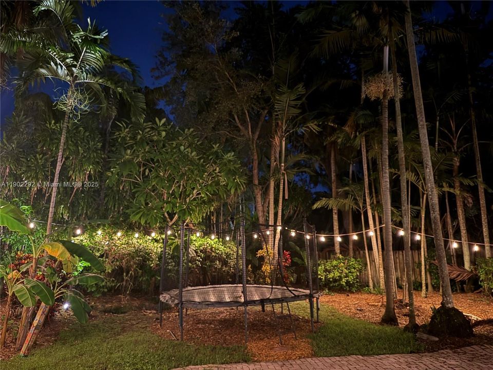 待售: $2,199,999 (4 贝兹, 2 浴室, 3516 平方英尺)