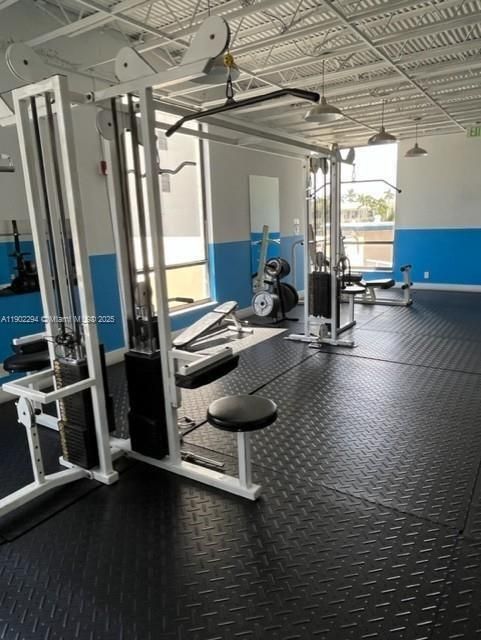 For Rent: $1,600 (1 beds, 1 baths, 785 Square Feet)