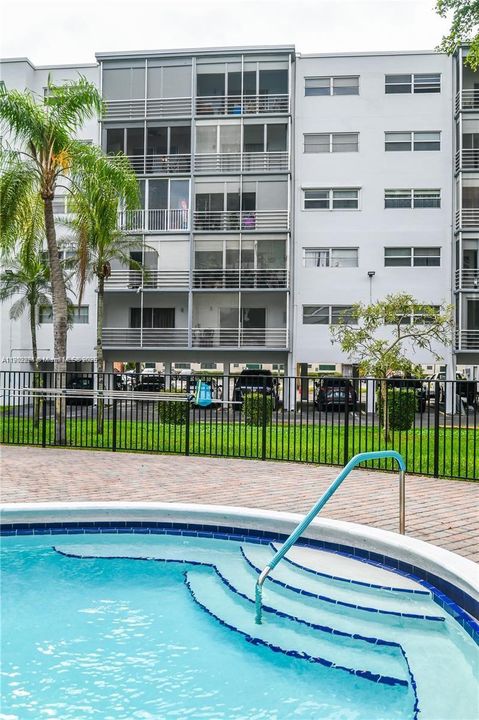 For Rent: $1,600 (1 beds, 1 baths, 785 Square Feet)