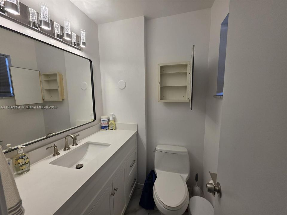 For Rent: $1,600 (1 beds, 1 baths, 785 Square Feet)
