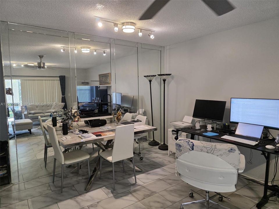 For Rent: $1,600 (1 beds, 1 baths, 785 Square Feet)