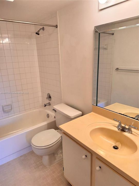 Active With Contract: $1,800 (2 beds, 2 baths, 1100 Square Feet)