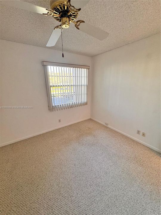 Active With Contract: $1,800 (2 beds, 2 baths, 1100 Square Feet)
