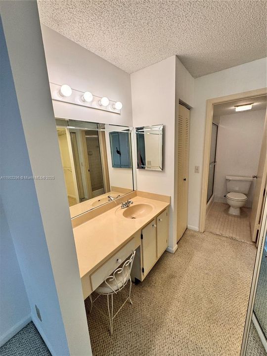 Active With Contract: $1,800 (2 beds, 2 baths, 1100 Square Feet)