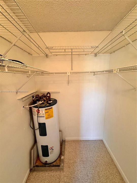 Active With Contract: $1,800 (2 beds, 2 baths, 1100 Square Feet)