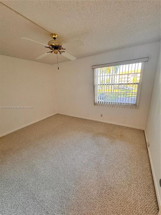 Active With Contract: $1,800 (2 beds, 2 baths, 1100 Square Feet)