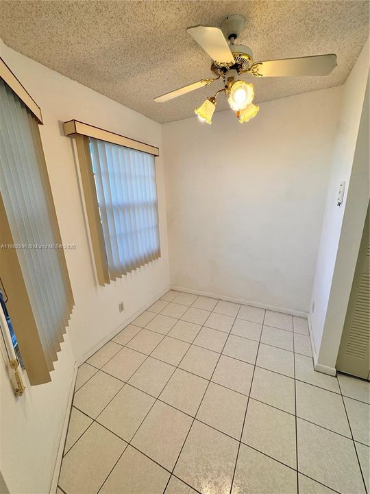 Active With Contract: $1,800 (2 beds, 2 baths, 1100 Square Feet)