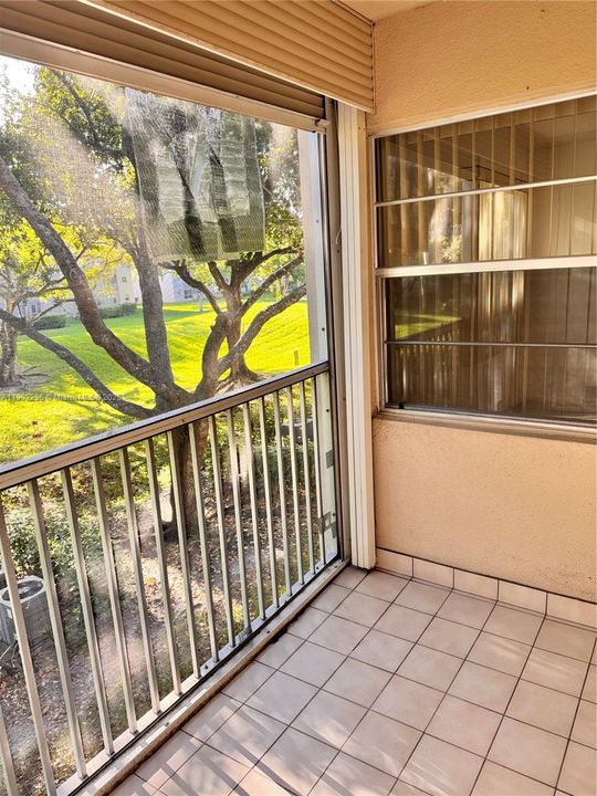 Active With Contract: $1,800 (2 beds, 2 baths, 1100 Square Feet)