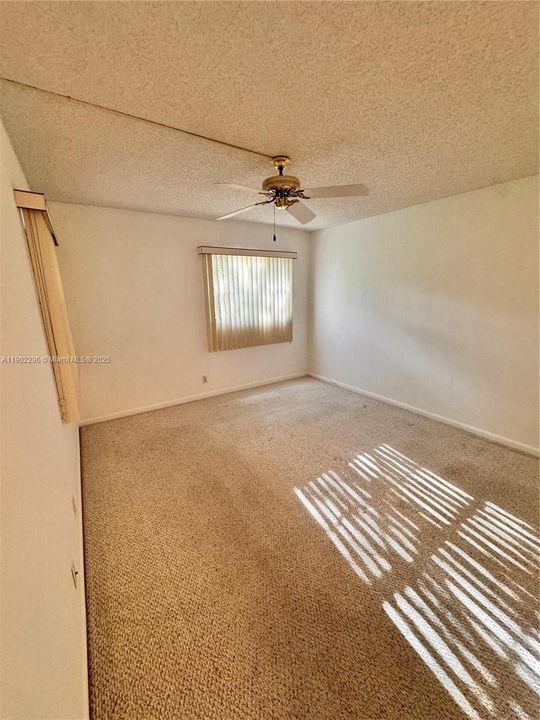 Active With Contract: $1,800 (2 beds, 2 baths, 1100 Square Feet)