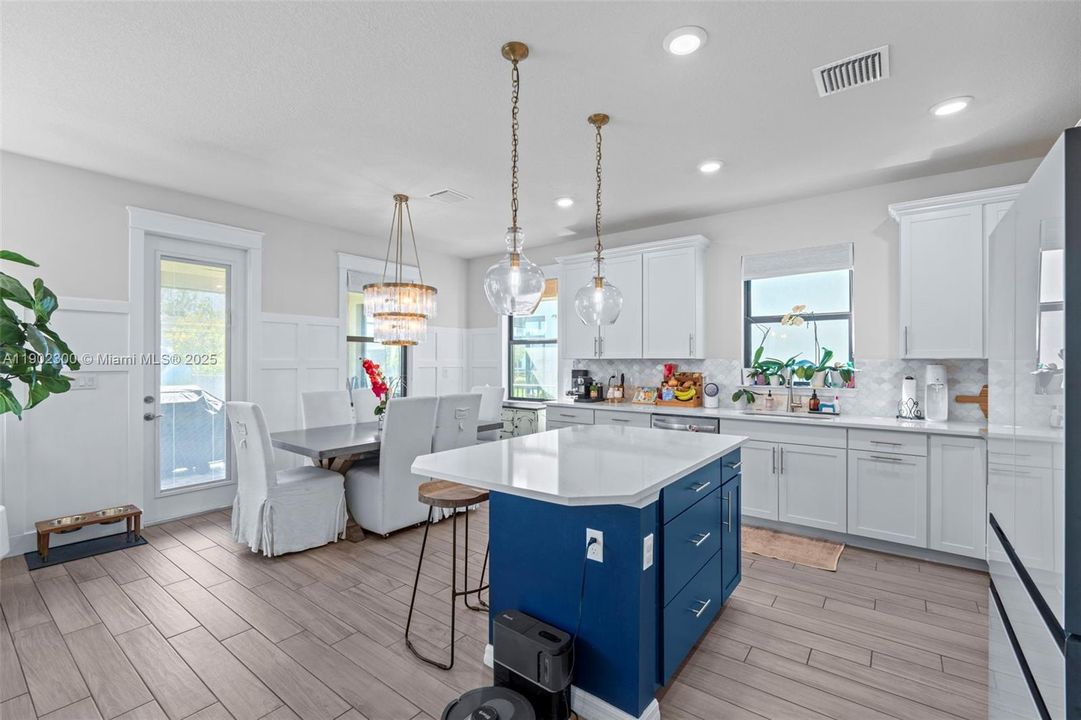 待售: $799,990 (3 贝兹, 2 浴室, 1941 平方英尺)