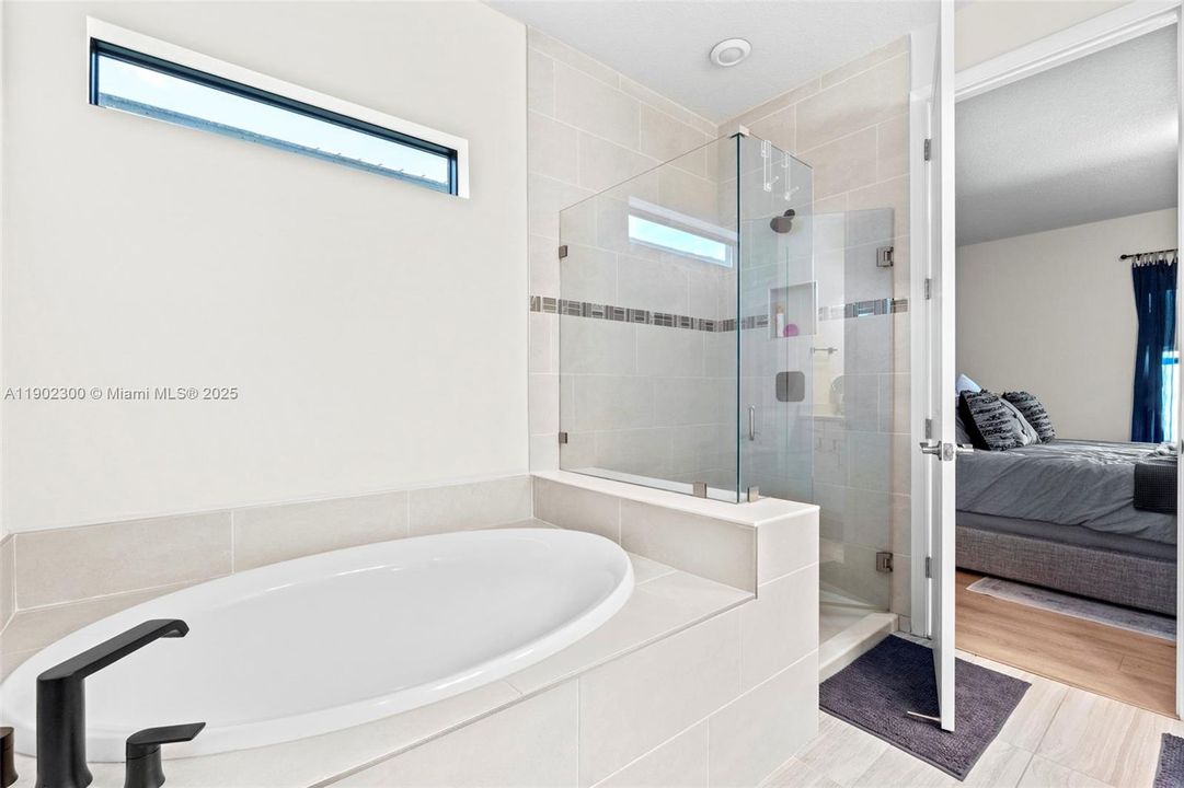 待售: $799,990 (3 贝兹, 2 浴室, 1941 平方英尺)