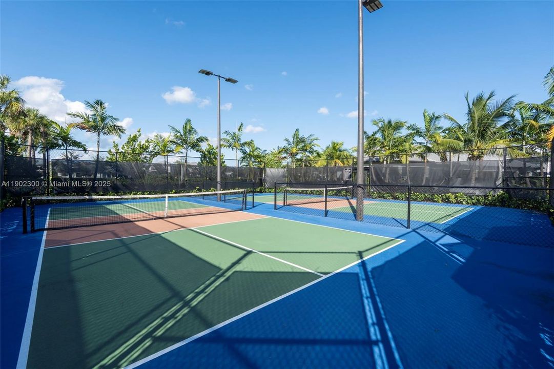 待售: $799,990 (3 贝兹, 2 浴室, 1941 平方英尺)