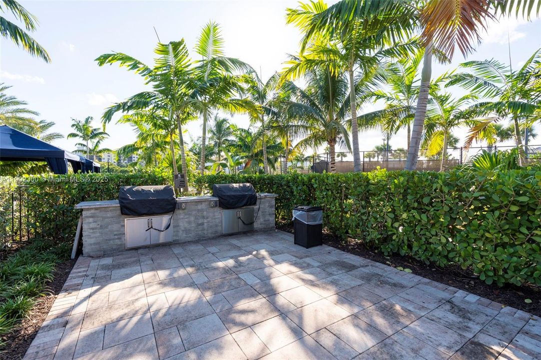 待售: $799,990 (3 贝兹, 2 浴室, 1941 平方英尺)