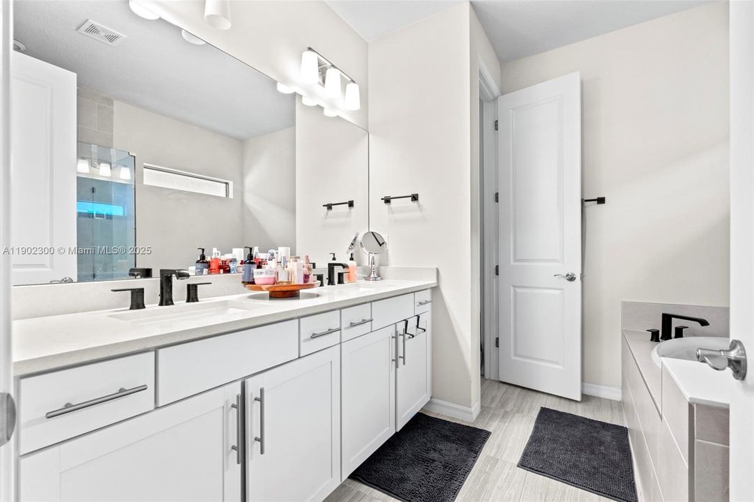 待售: $799,990 (3 贝兹, 2 浴室, 1941 平方英尺)