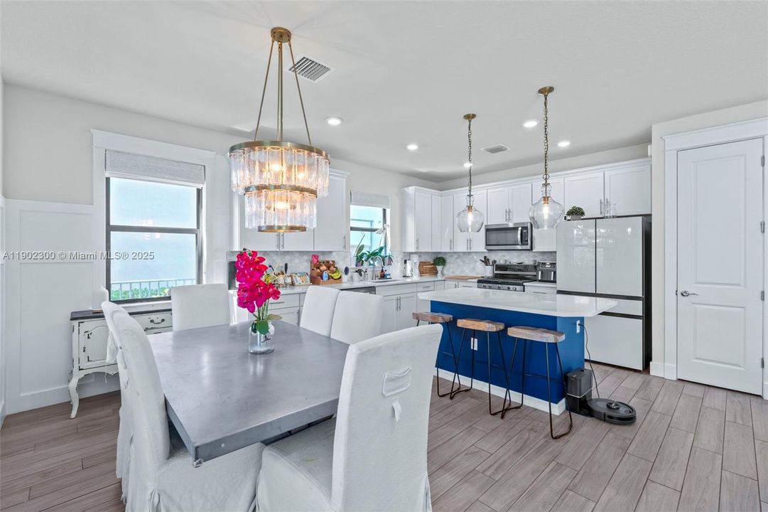 待售: $799,990 (3 贝兹, 2 浴室, 1941 平方英尺)