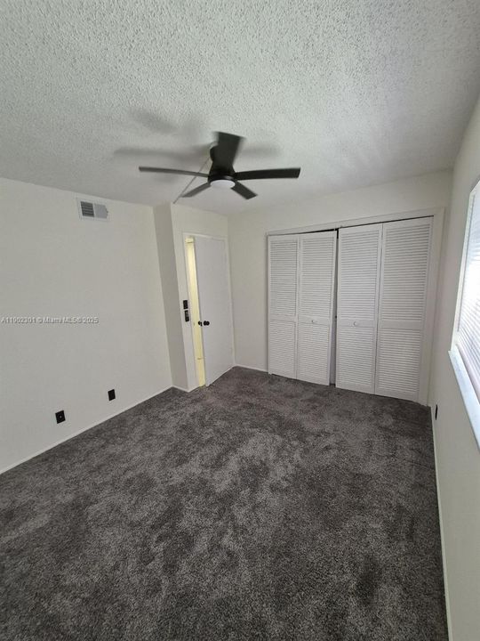 For Rent: $2,200 (2 beds, 2 baths, 990 Square Feet)