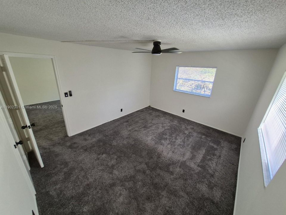 For Rent: $2,200 (2 beds, 2 baths, 990 Square Feet)