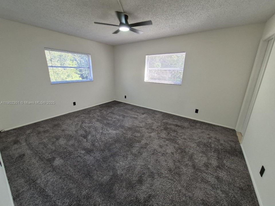 For Rent: $2,200 (2 beds, 2 baths, 990 Square Feet)