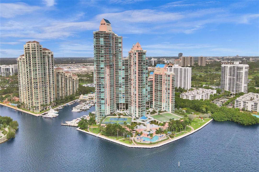 For Sale: $665,000 (2 beds, 2 baths, 1610 Square Feet)