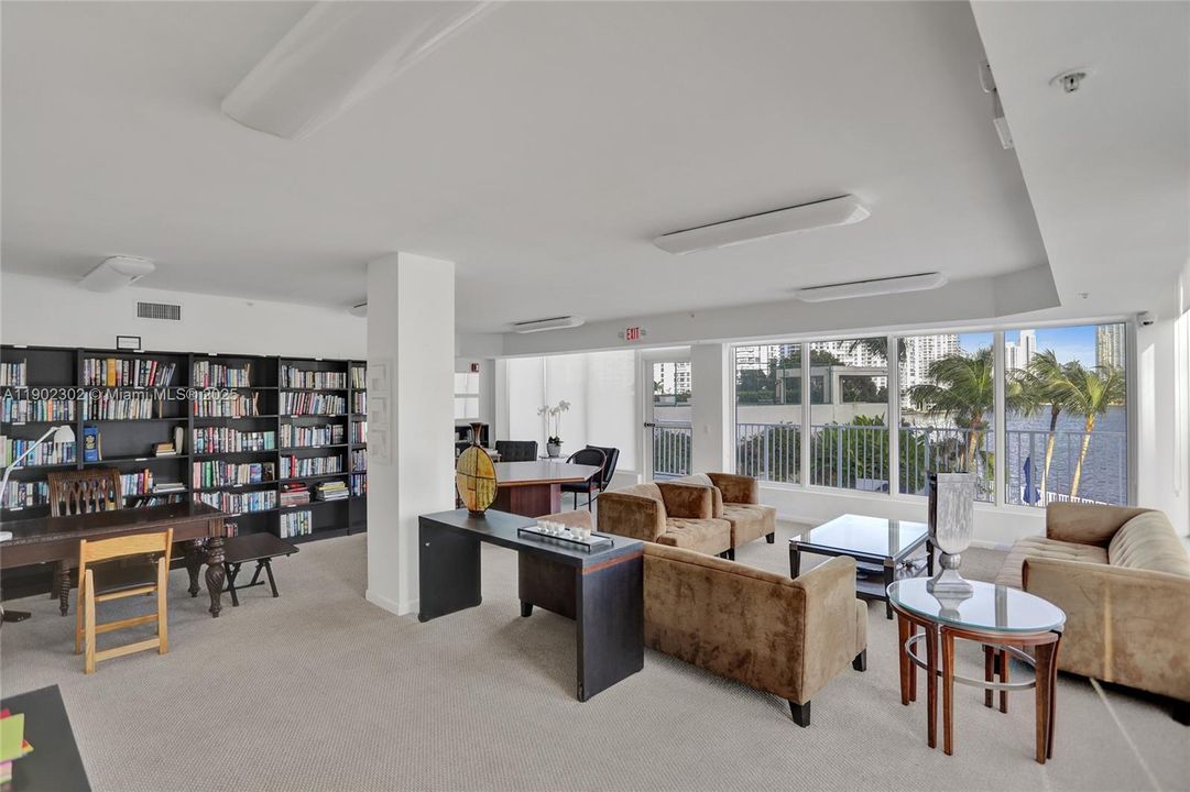 For Sale: $665,000 (2 beds, 2 baths, 1610 Square Feet)